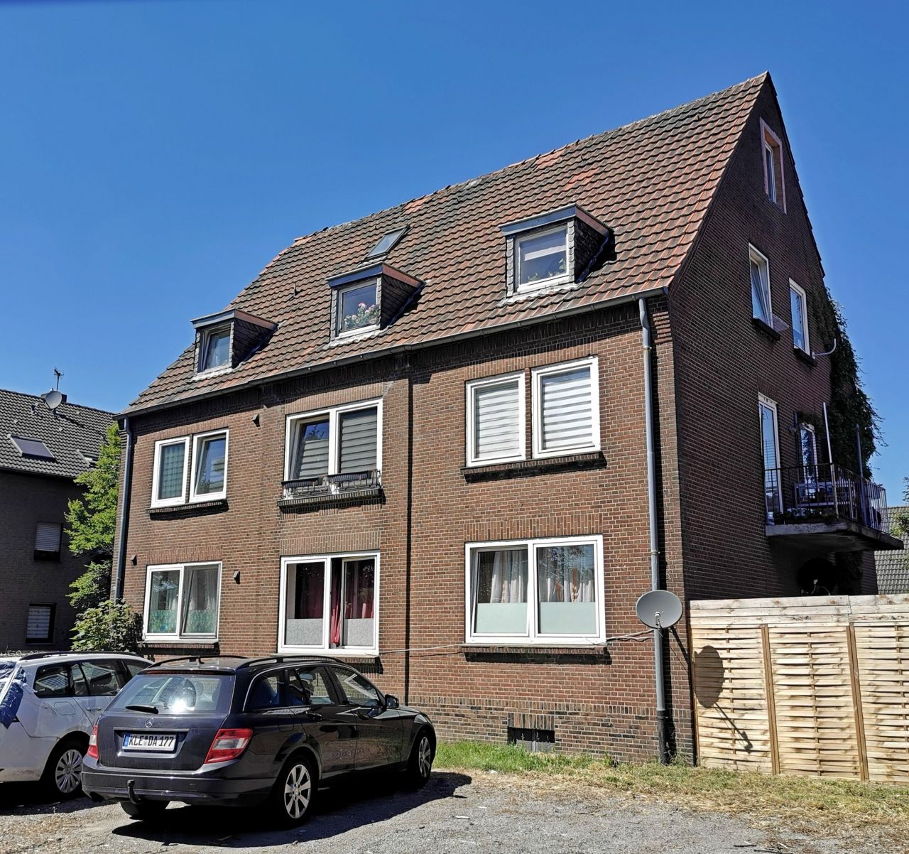 Доходный дом в Эммерих-ам-Райне, Германия, 475 м² - фото 2