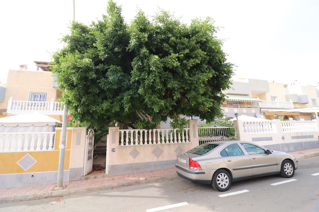 Бунгало в Торревьехе, Испания, 65 м² - фото 1