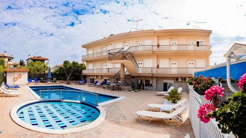 Отель, гостиница в Салониках, Греция, 600 м² - фото 1