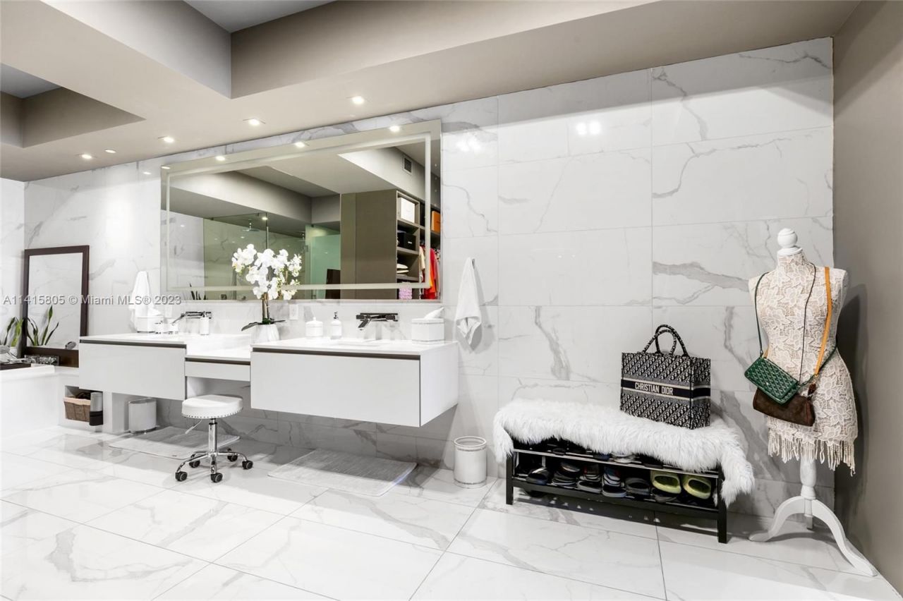 Квартира в Майами, США, 250 м² - фото 14