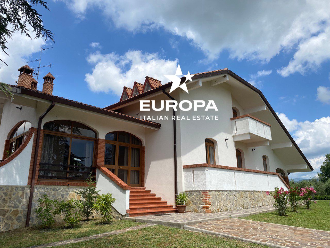 Вилла в Ареццо, Италия, 309 м² - фото 9