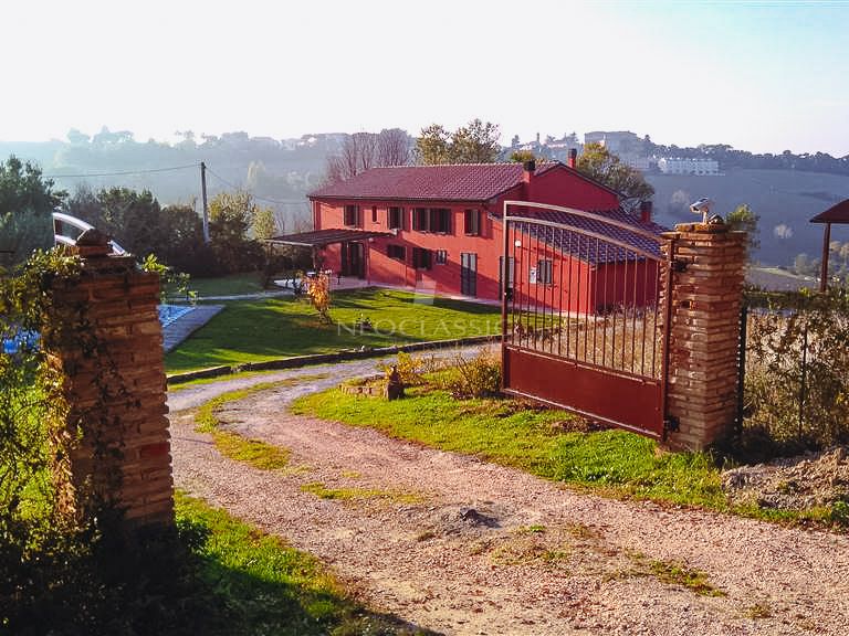 Дом в Сенигаллии, Италия, 540 м² - фото 1