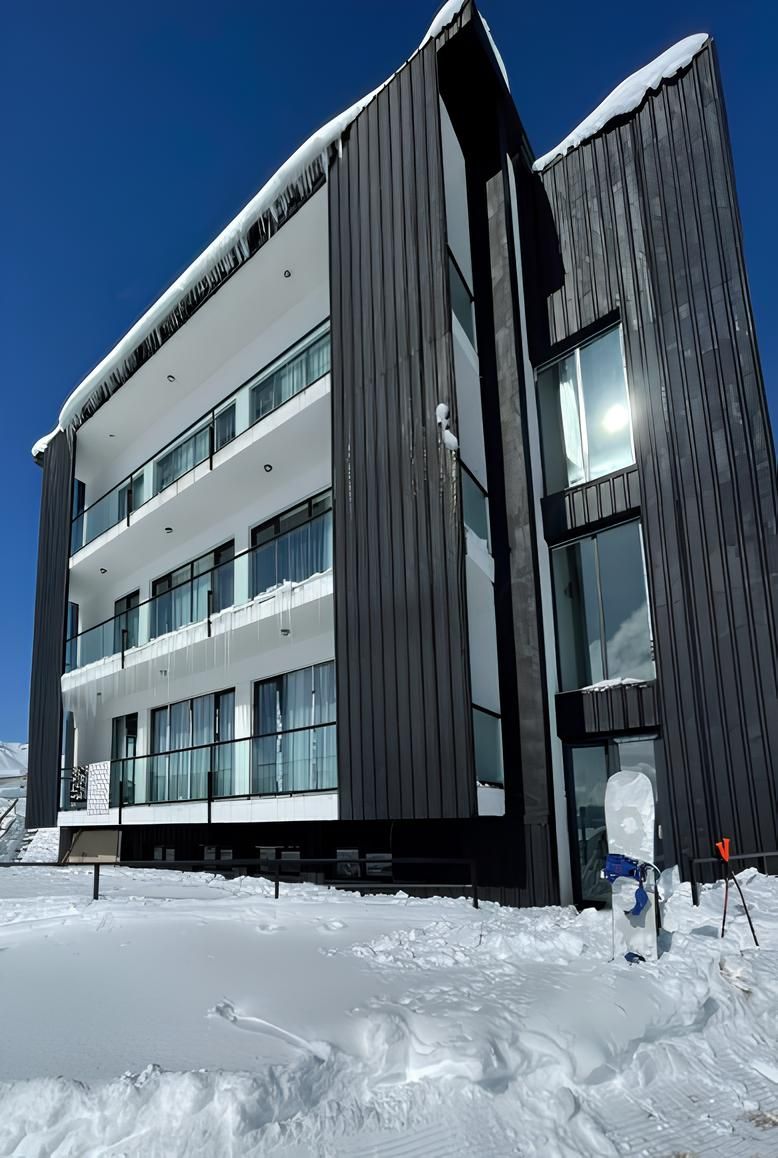 Отель, гостиница в Гудаури, Грузия, 600 м² - фото 1