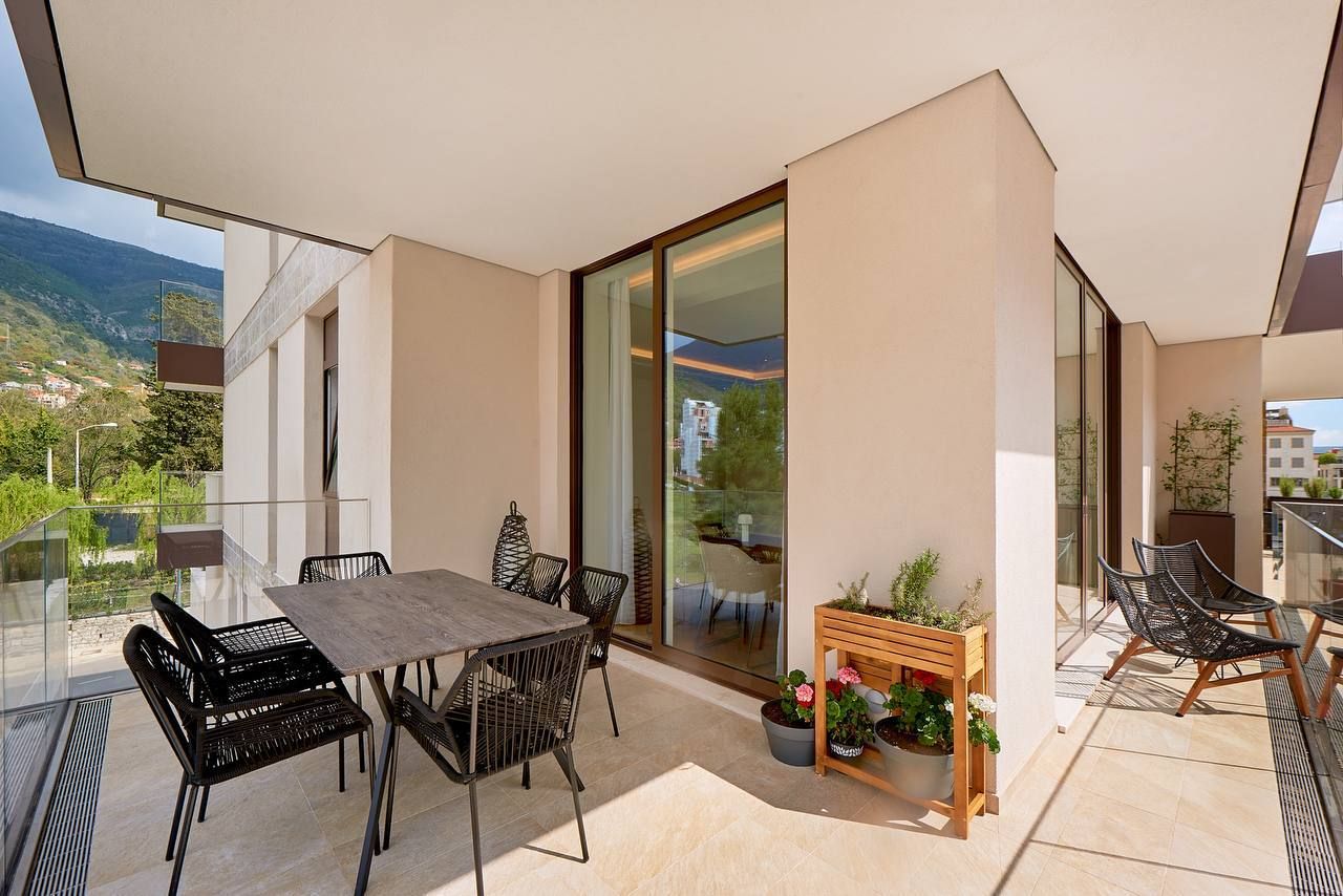 Квартира в Тивате, Черногория, 156 м² - фото 4