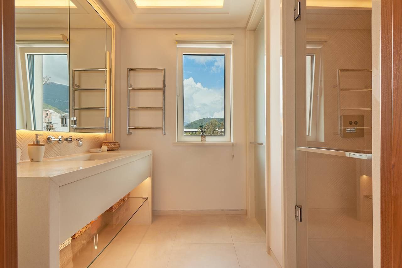 Квартира в Тивате, Черногория, 156 м² - фото 2