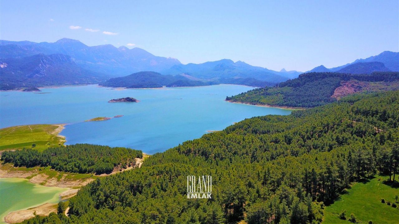 Земля в Анталии, Турция, 25 000 м² - фото 3