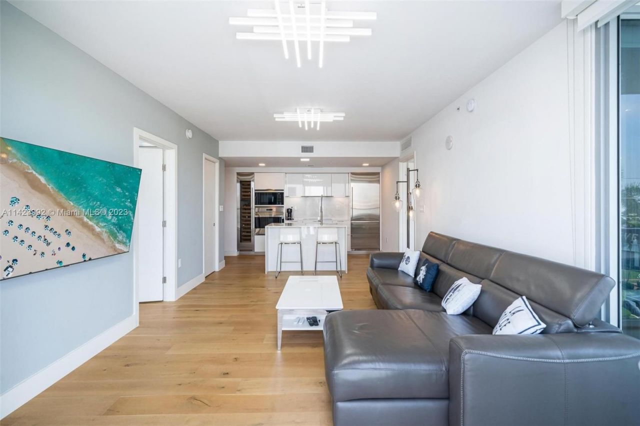 Квартира в Майами, США, 90 м² - фото 2