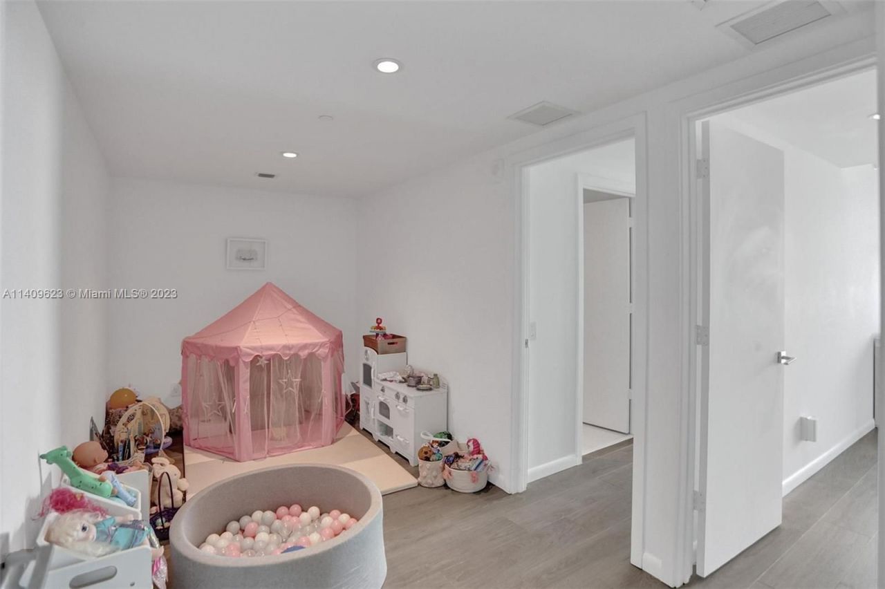 Квартира в Майами, США, 140 м² - фото 11