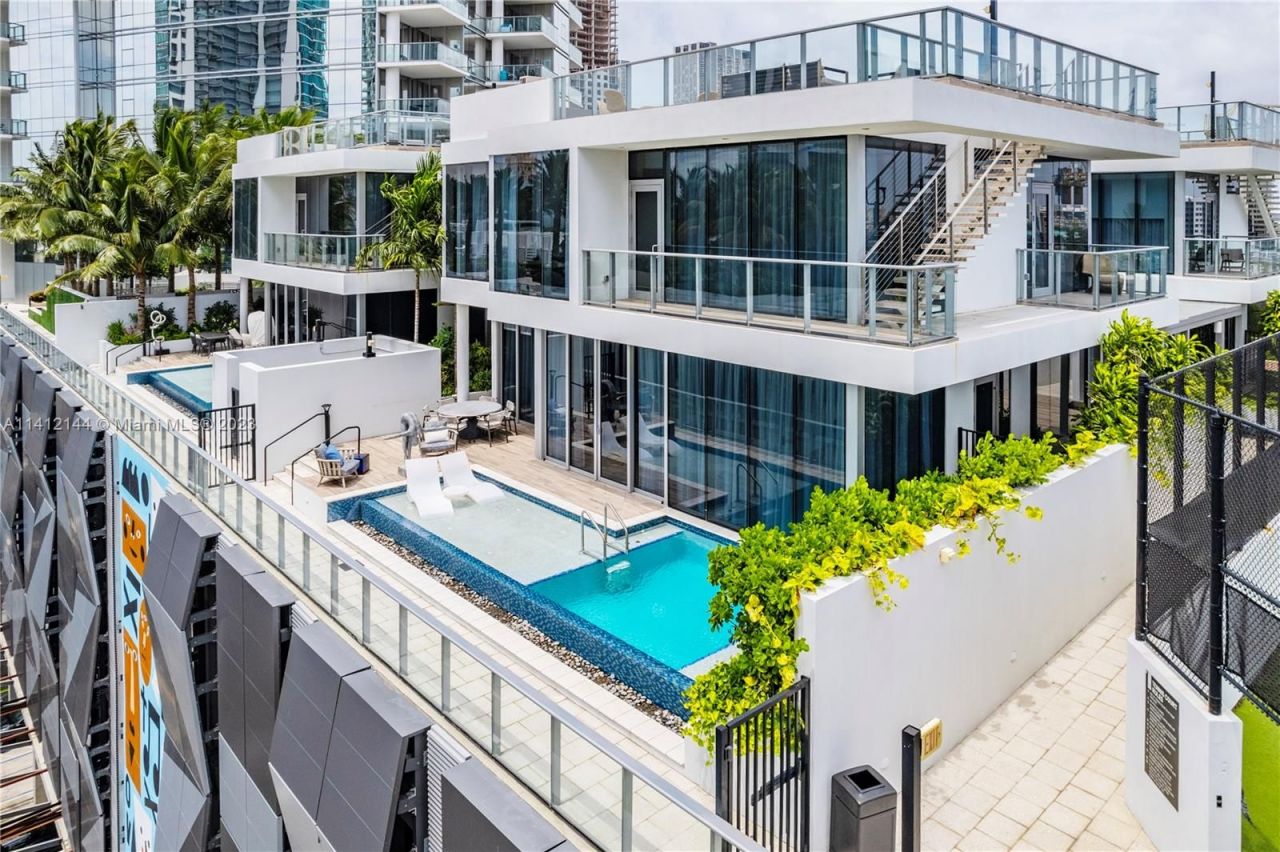 Таунхаус в Майами, США, 240 м² - фото 2