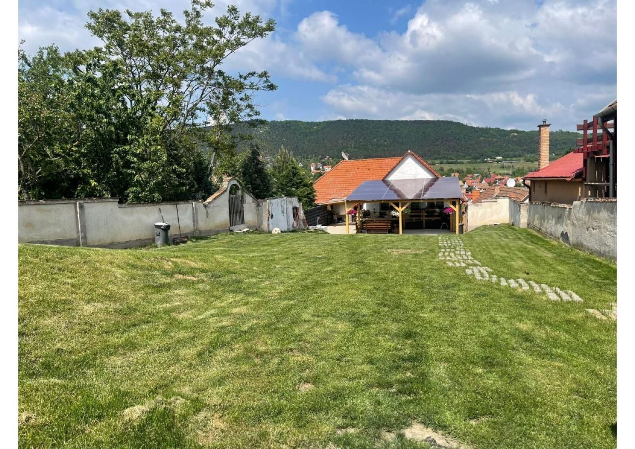 Отель, гостиница Pilisborosjenő, Венгрия, 1 050 м² - фото 1