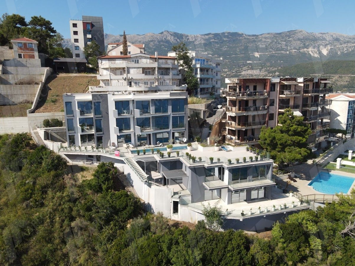 Пентхаус в Будве, Черногория, 332 м² - фото 1