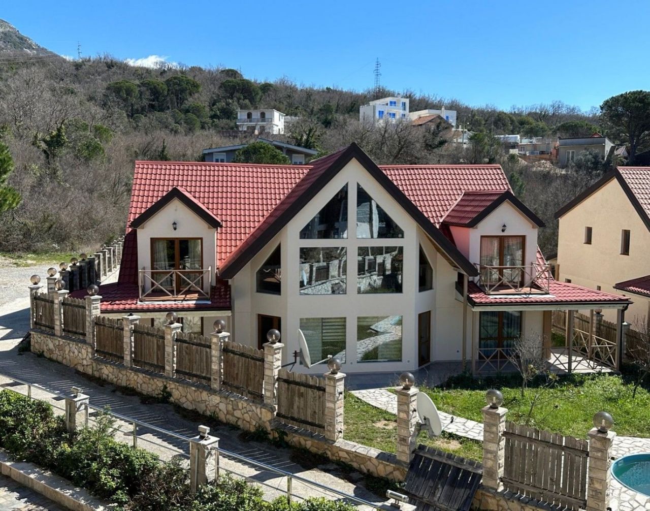 Дом в Баре, Черногория, 260 м2 - фото 1