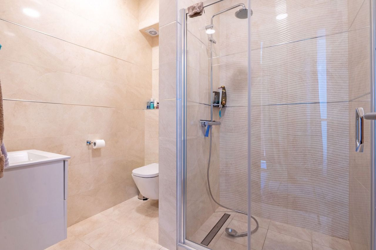 Квартира в Будве, Черногория, 170 м² - фото 12