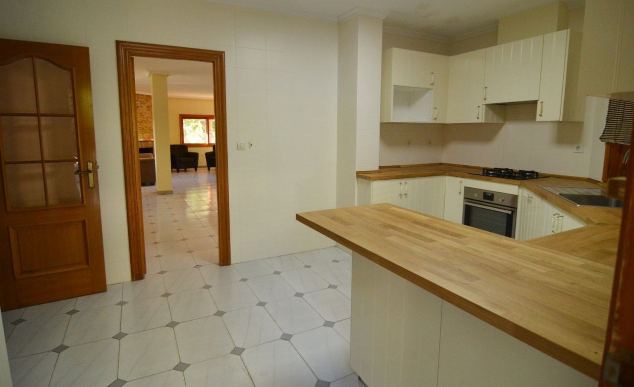 Вилла в Деэса-де-Кампоаморе, Испания, 190 м² - фото 7