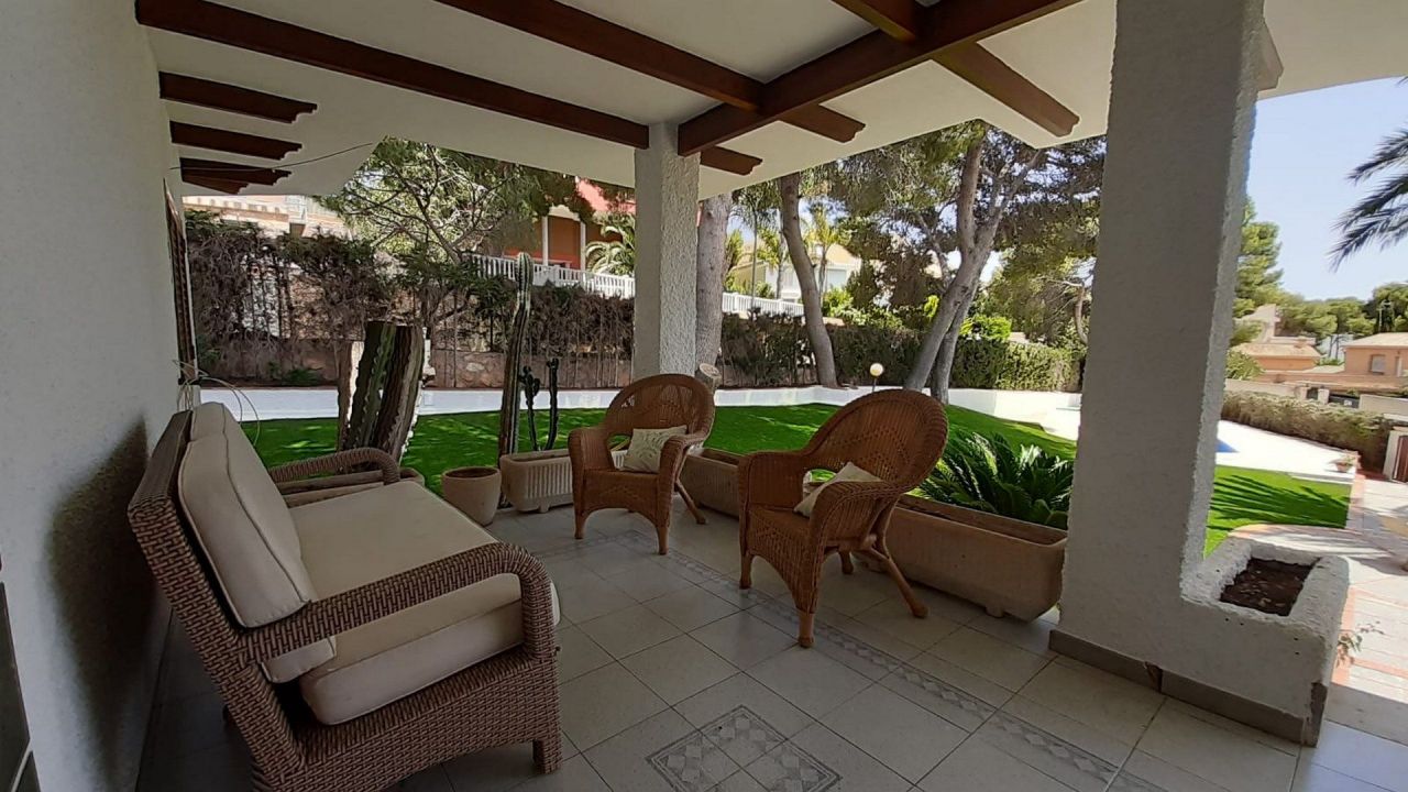 Вилла в Деэса-де-Кампоаморе, Испания, 190 м² - фото 3