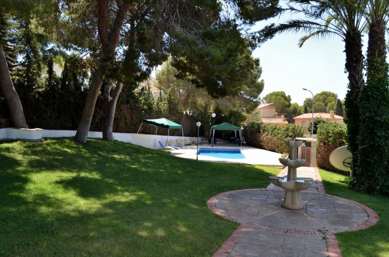 Вилла в Деэса-де-Кампоаморе, Испания, 190 м² - фото 18