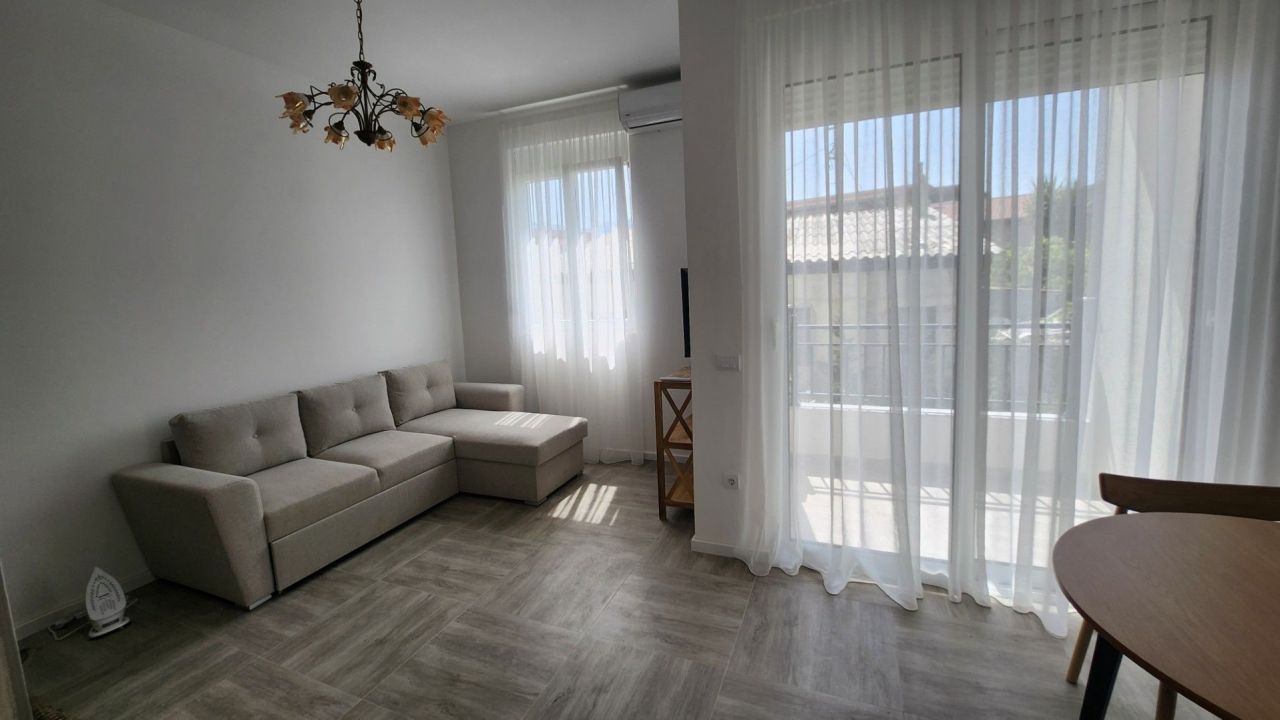 Квартира в Баре, Черногория, 32 м2 - фото 1