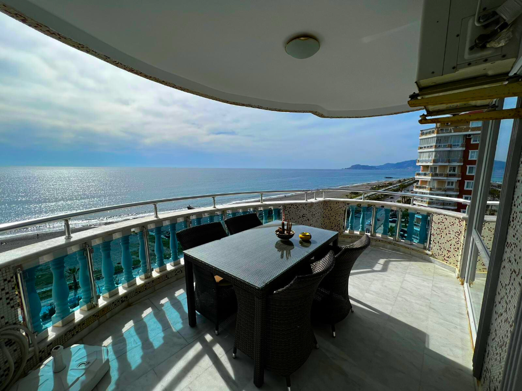 Квартира в Алании, Турция, 250 м² - фото 1