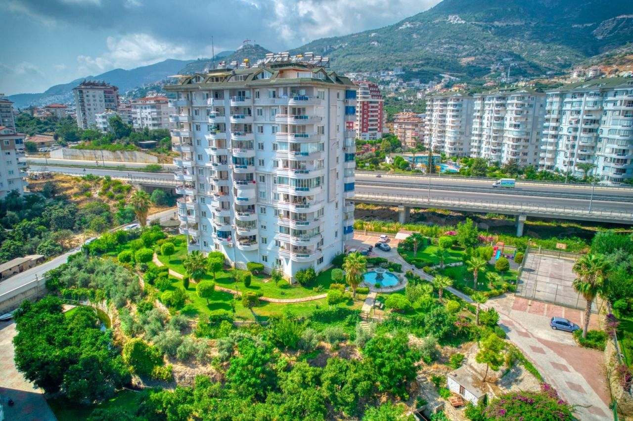 Квартира в Алании, Турция, 310 м² - фото 1
