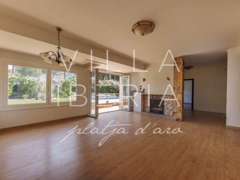 Вилла в Санта-Кристина-де-Аро, Испания, 201 м² - фото 1