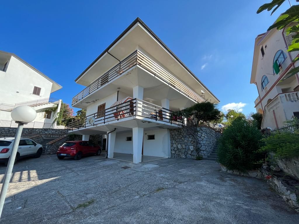 Квартира в Скалее, Италия, 221 м² - фото 2