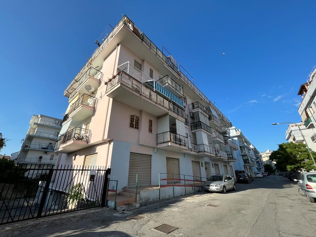Квартира в Скалее, Италия, 65 м² - фото 1