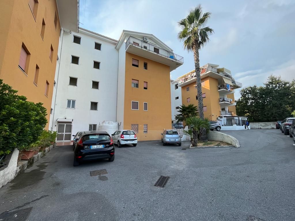Квартира в Скалее, Италия, 75 м2 - фото 1