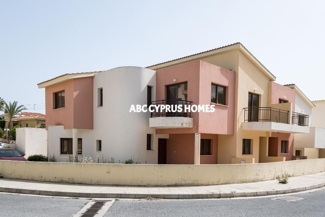 Доходный дом в Пафосе, Кипр, 615 м2 - фото 1