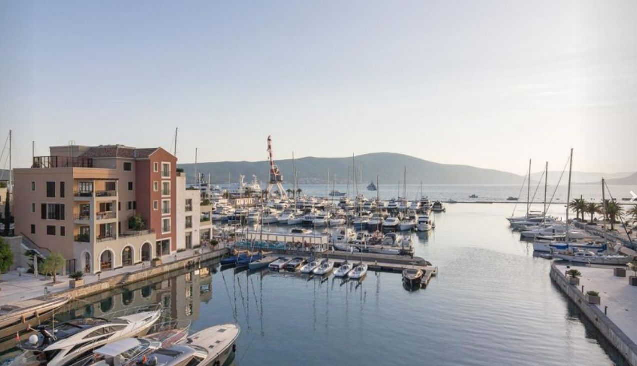 Квартира в Тивате, Черногория, 135 м² - фото 3