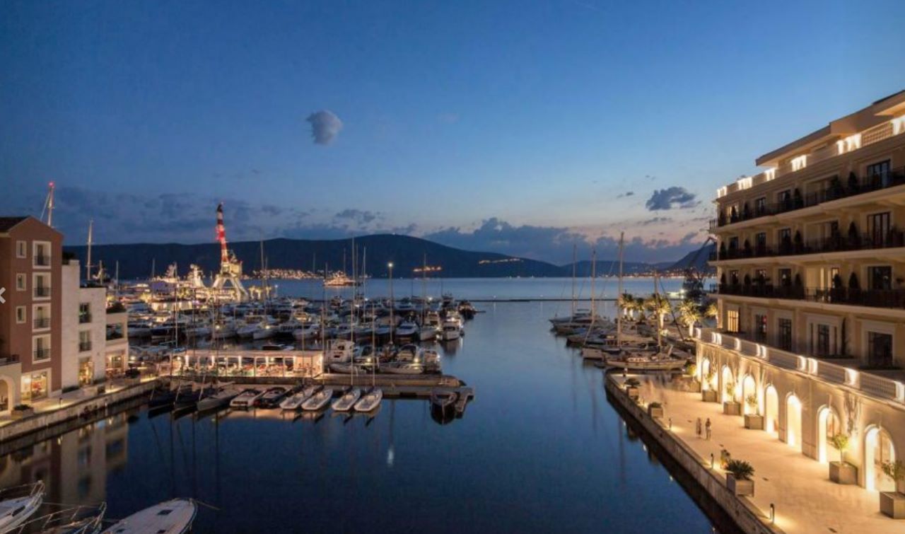 Квартира в Тивате, Черногория, 135 м² - фото 4