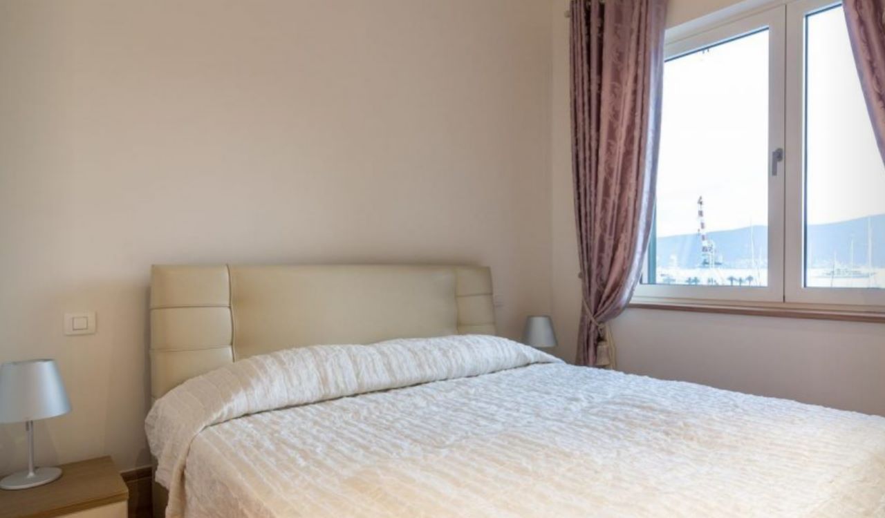 Квартира в Тивате, Черногория, 135 м² - фото 7