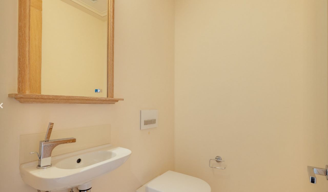 Квартира в Тивате, Черногория, 107 м² - фото 8