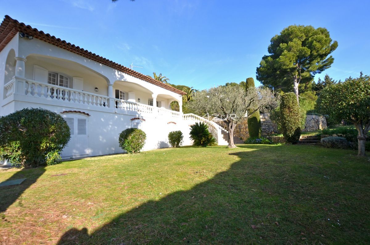 Вилла в Каннах, Франция, 300 м² - фото 2