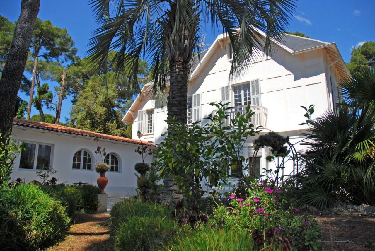 Вилла в Рокбрюн-Кап-Мартен, Франция, 330 м² - фото 2