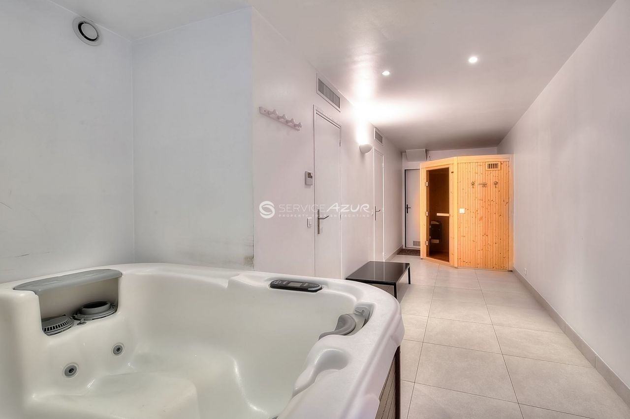 Вилла в Каннах, Франция, 350 м² - фото 11