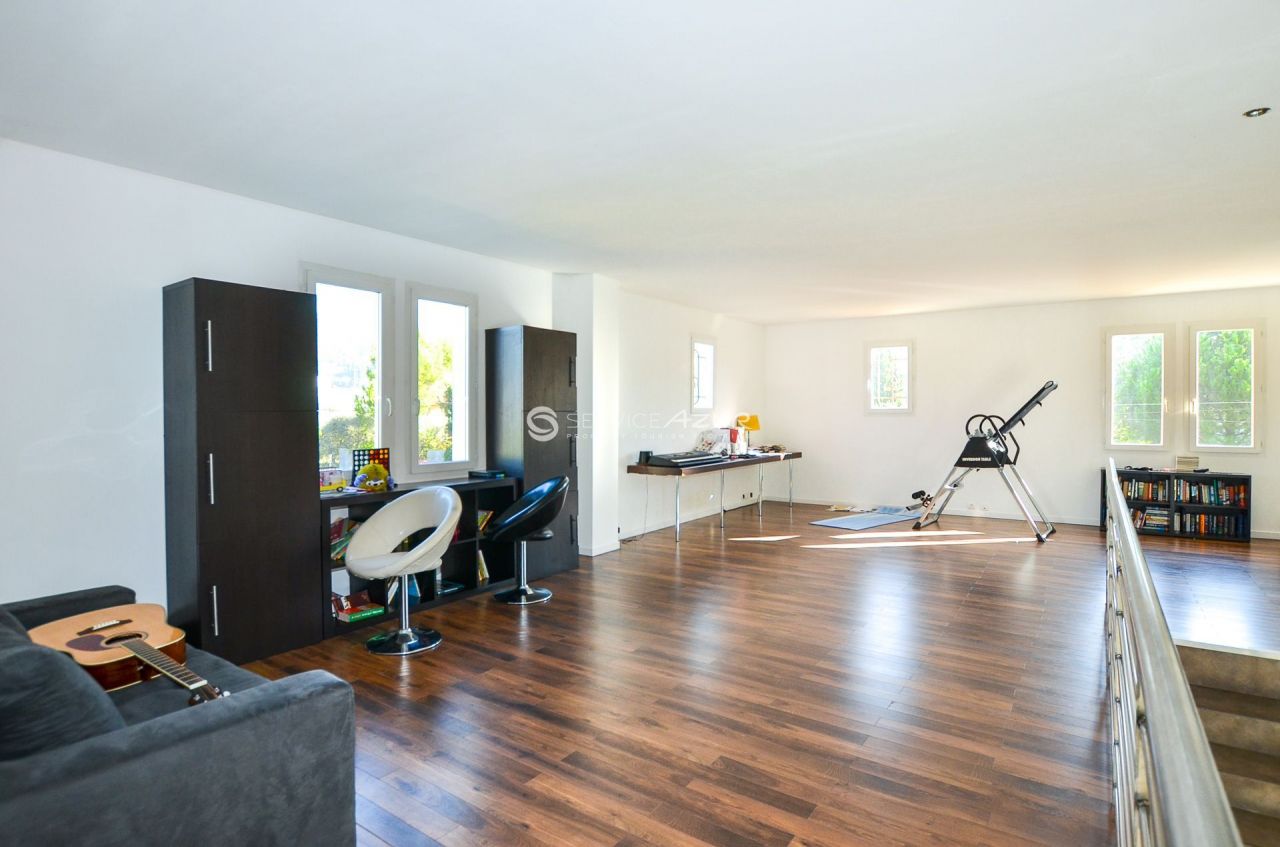 Вилла в Мужене, Франция, 320 м² - фото 12