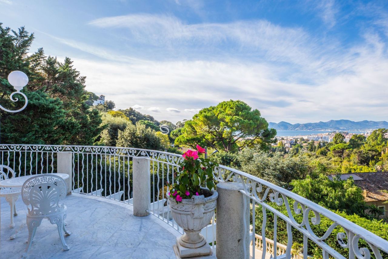 Вилла в Каннах, Франция, 1 300 м² - фото 13