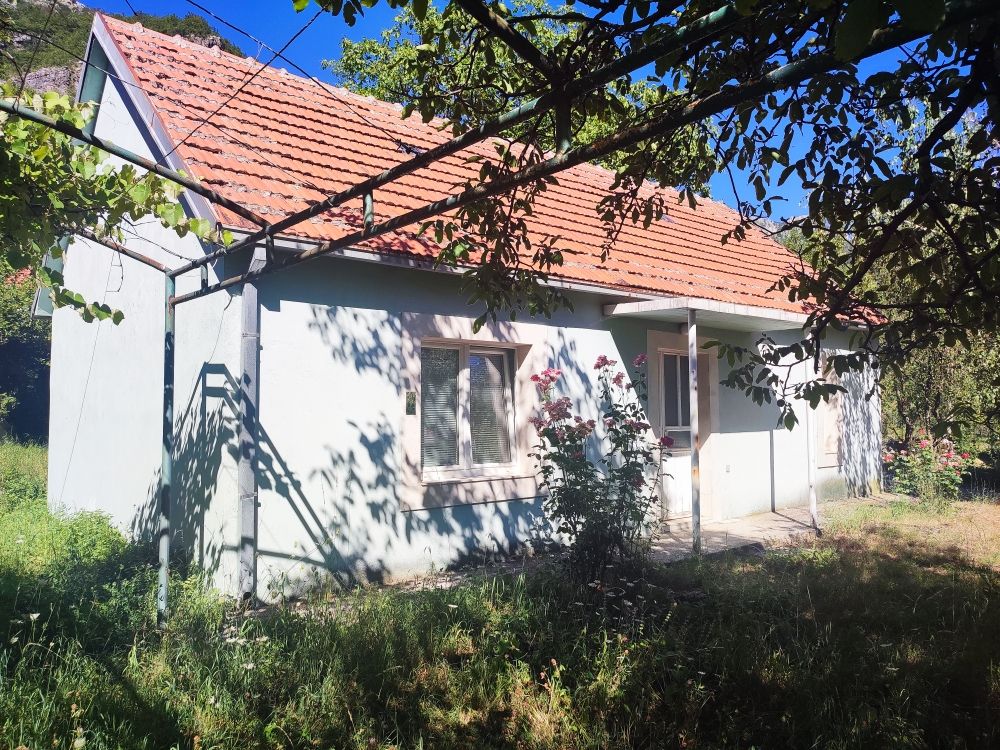 Дом в Никшиче, Черногория, 80 м2 - фото 1