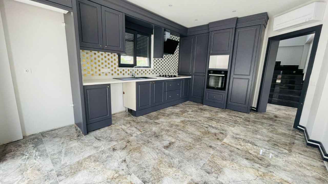 Вилла в Анталии, Турция, 250 м² - фото 1