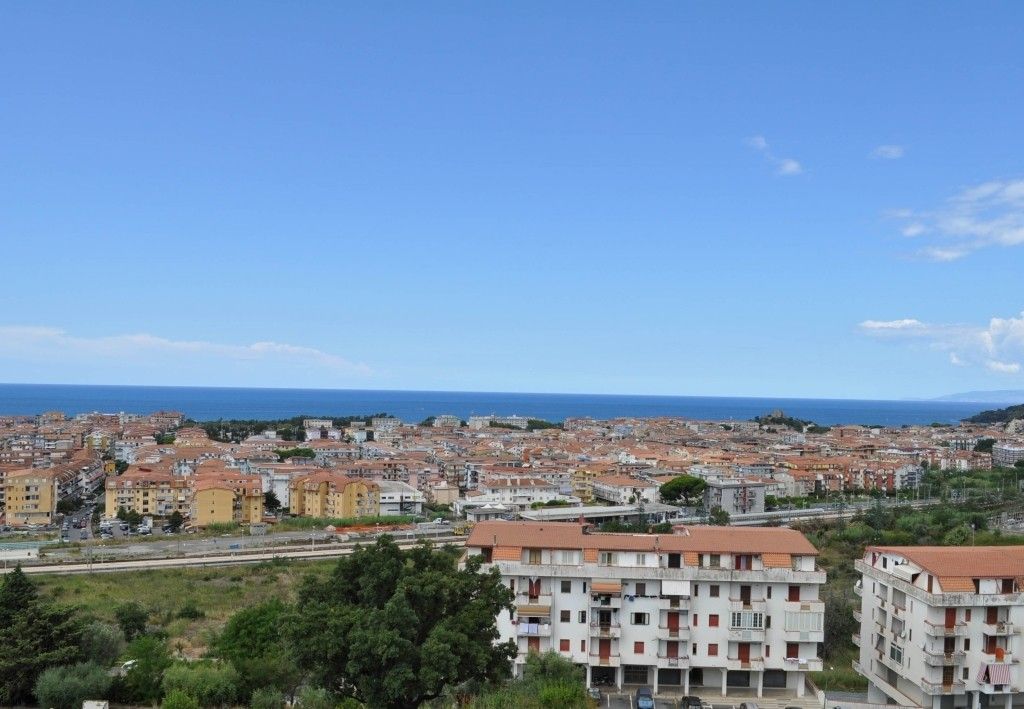 Апартаменты в Скалее, Италия, 27 м² - фото 1