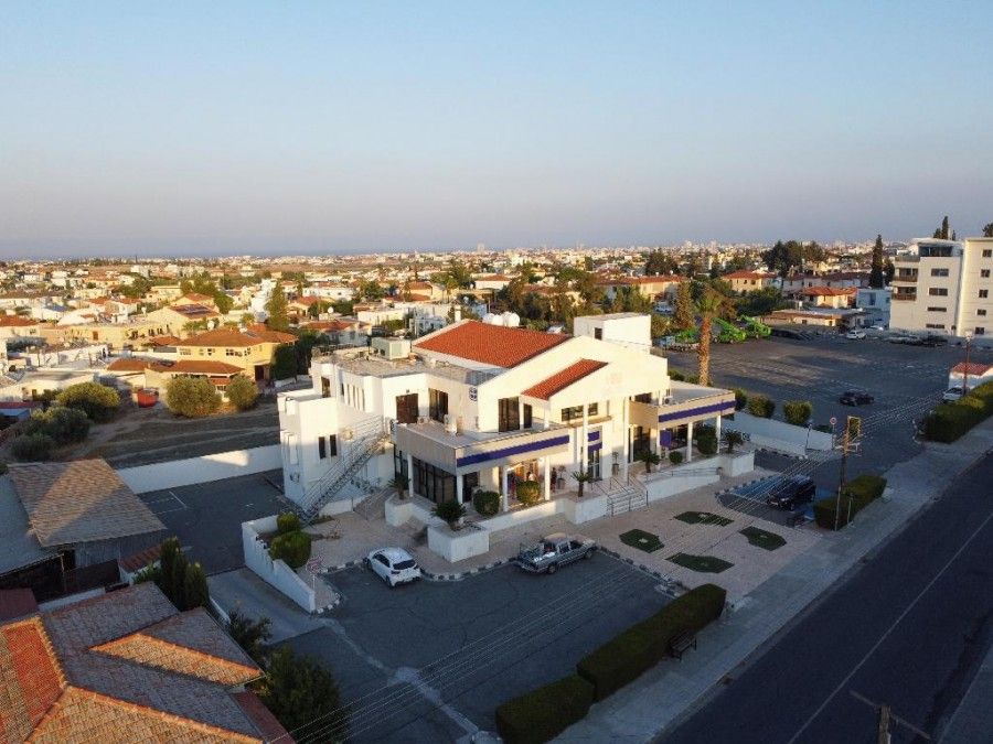 Коммерческая недвижимость в Ларнаке, Кипр - фото 1