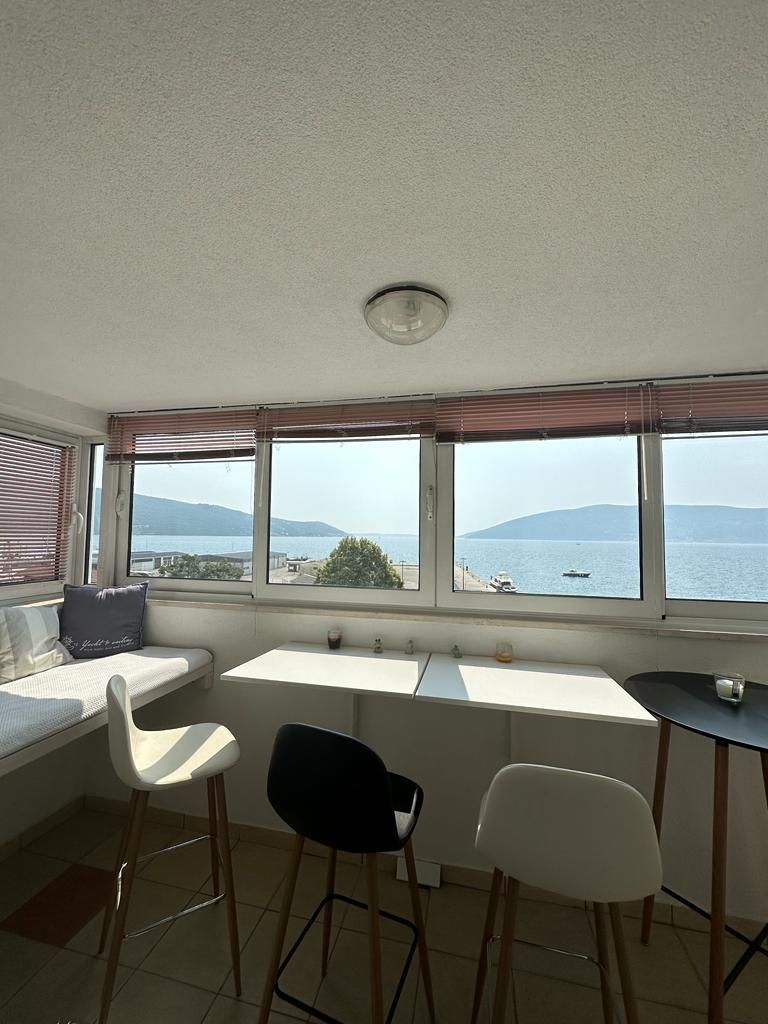 Квартира в Херцег-Нови, Черногория, 70 м² - фото 1