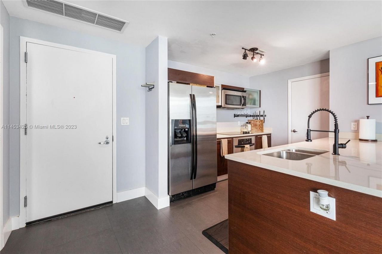 Квартира в Майами, США, 70 м² - фото 13