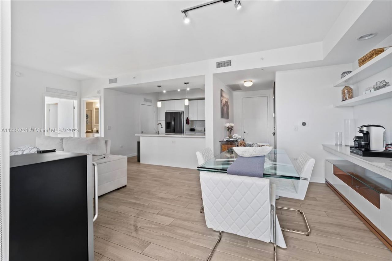 Квартира в Майами, США, 110 м² - фото 10