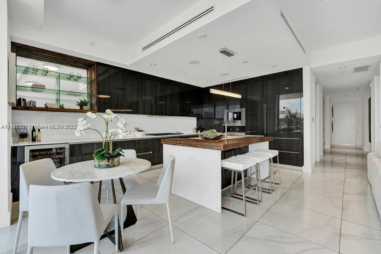 Квартира в Майами, США, 220 м² - фото 2