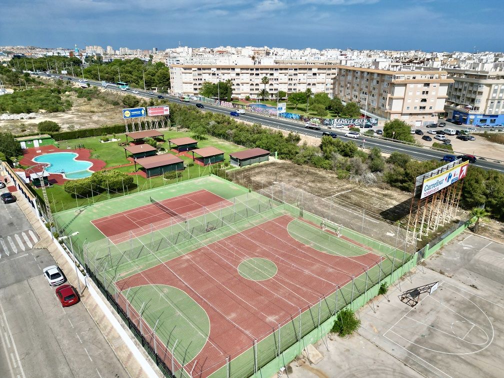 Бунгало в Торревьехе, Испания, 65 м² - фото 1
