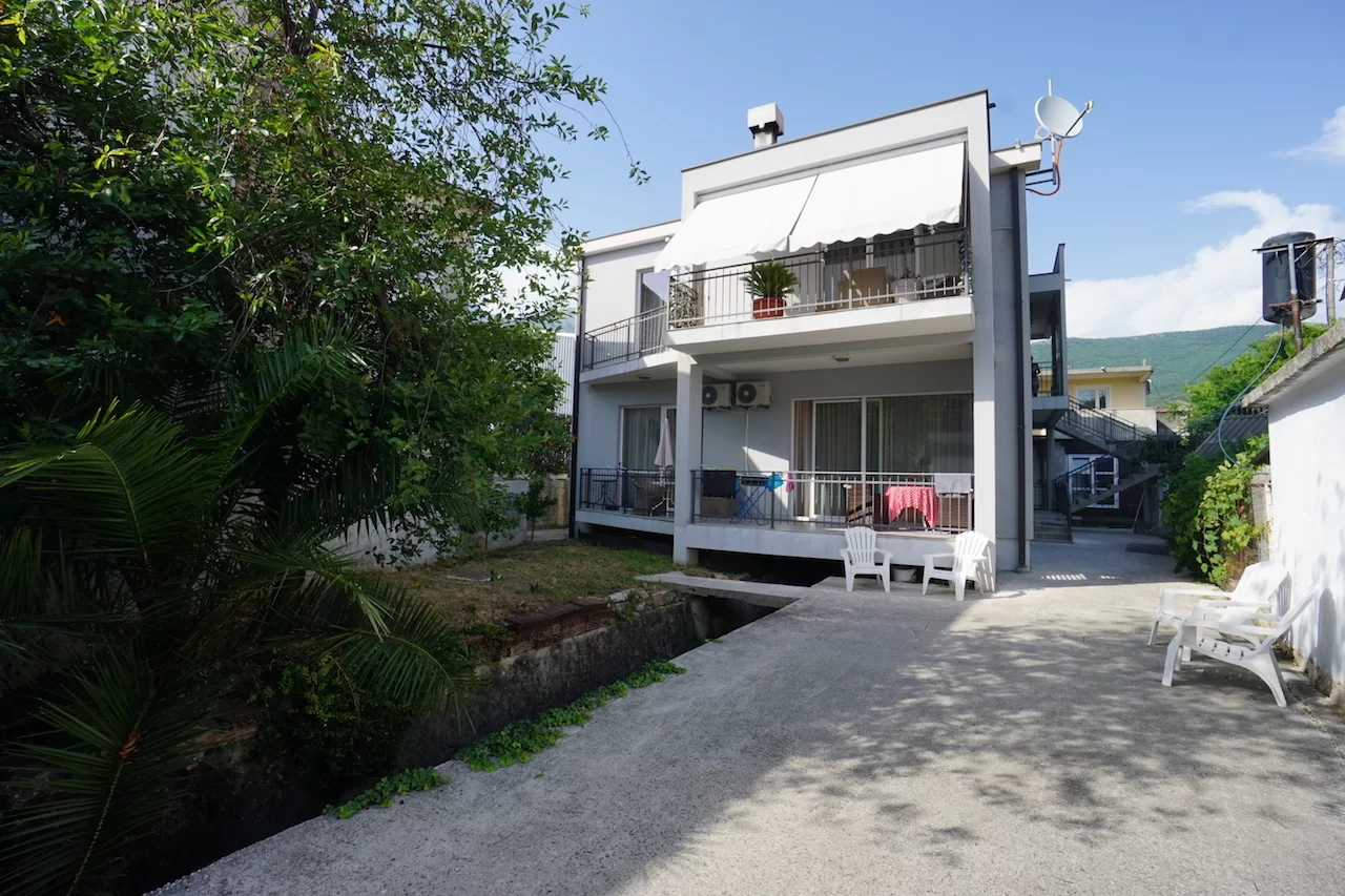 Вилла в Зеленике, Черногория, 270 м² - фото 1