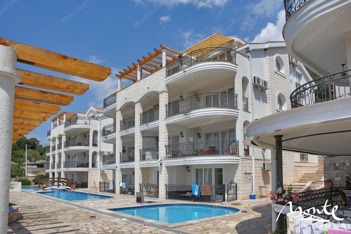 Квартира в Херцег-Нови, Черногория, 109 м² - фото 1