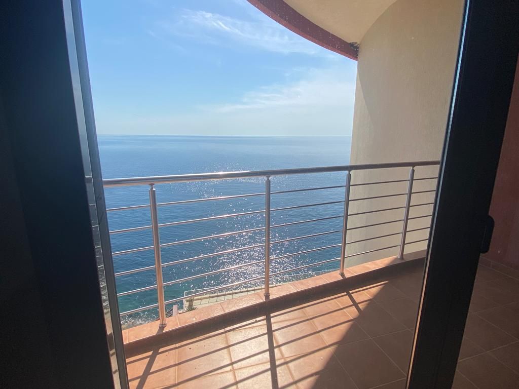 Квартира в Добра Воде, Черногория, 227 м² - фото 3