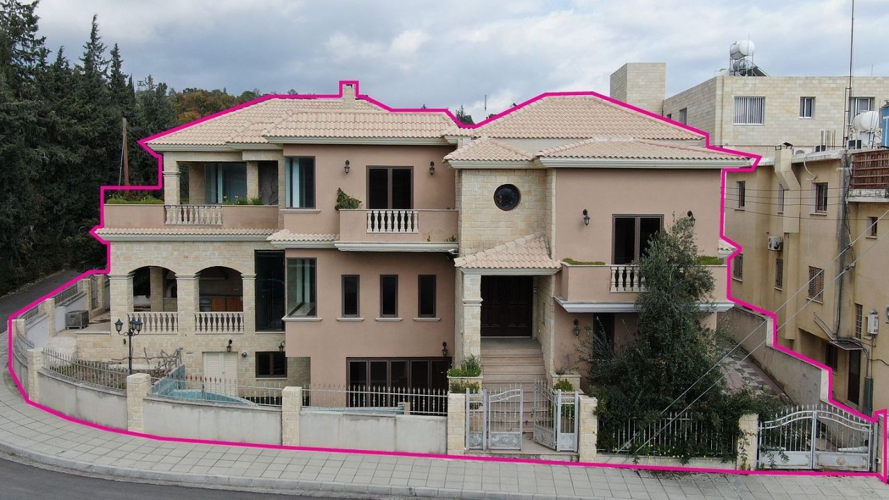 Купить виллу в Лимасоле, Кипр - цена 73 520 250 рублей, 465 м² – Prian.ru